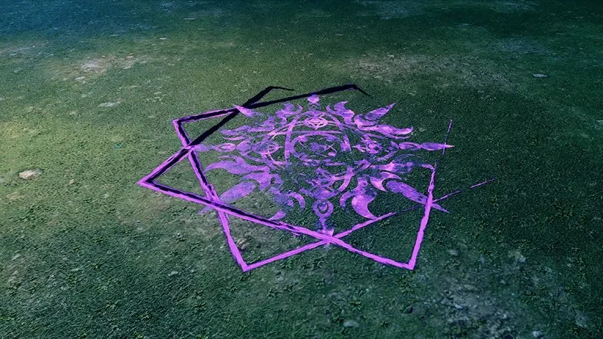 緑の地面に輝く紫色の魔法陣が描かれています。複雑な模様が神秘的な雰囲気を醸し出し、ゲームやファンタジーの世界観を思わせるグラフィックです。