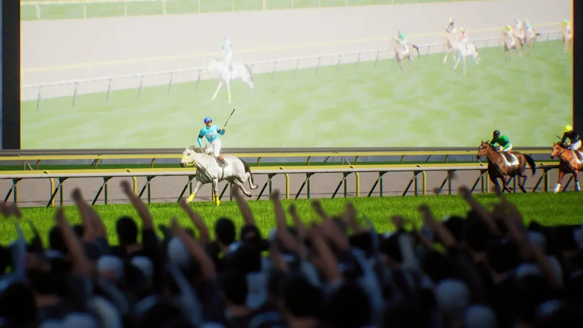 観客の声援を受けるジョッキーと白馬