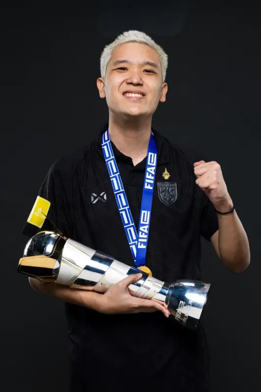 モバイル部門優勝 JXMKT選手(タイ)