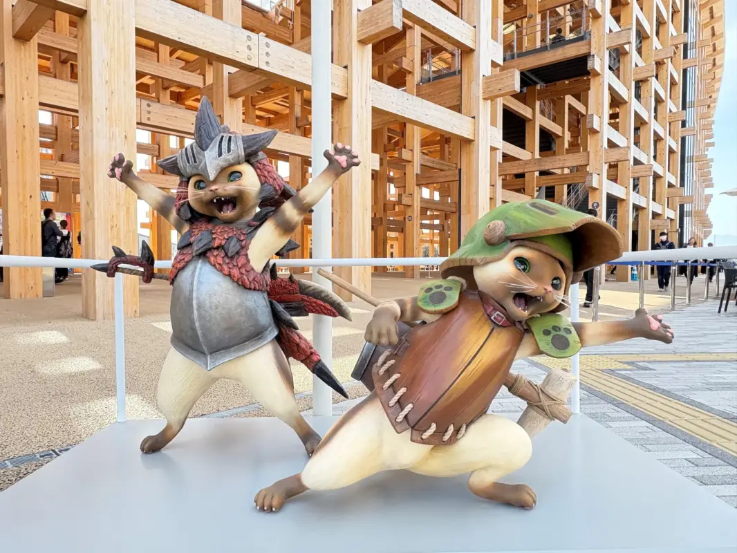 アイルーの等身大フィギュア