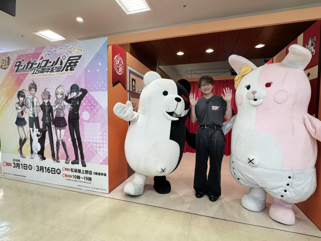 モノクマとモノミの着ぐるみ