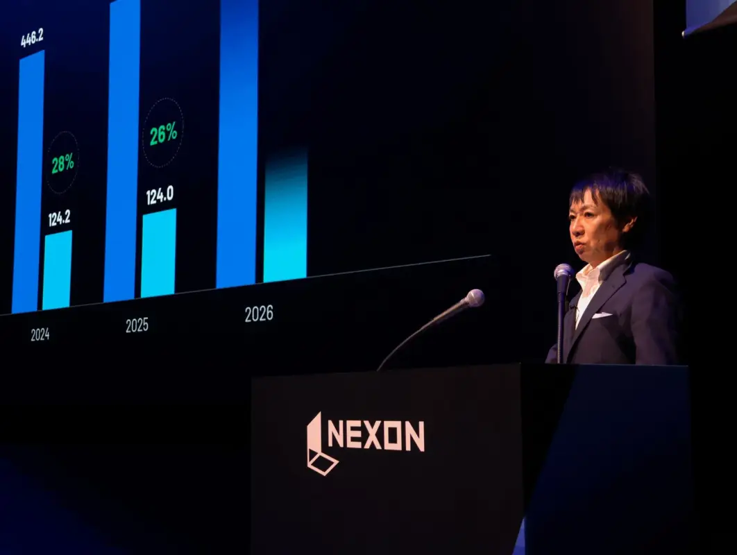 NEXONロゴと講演者、グラフ