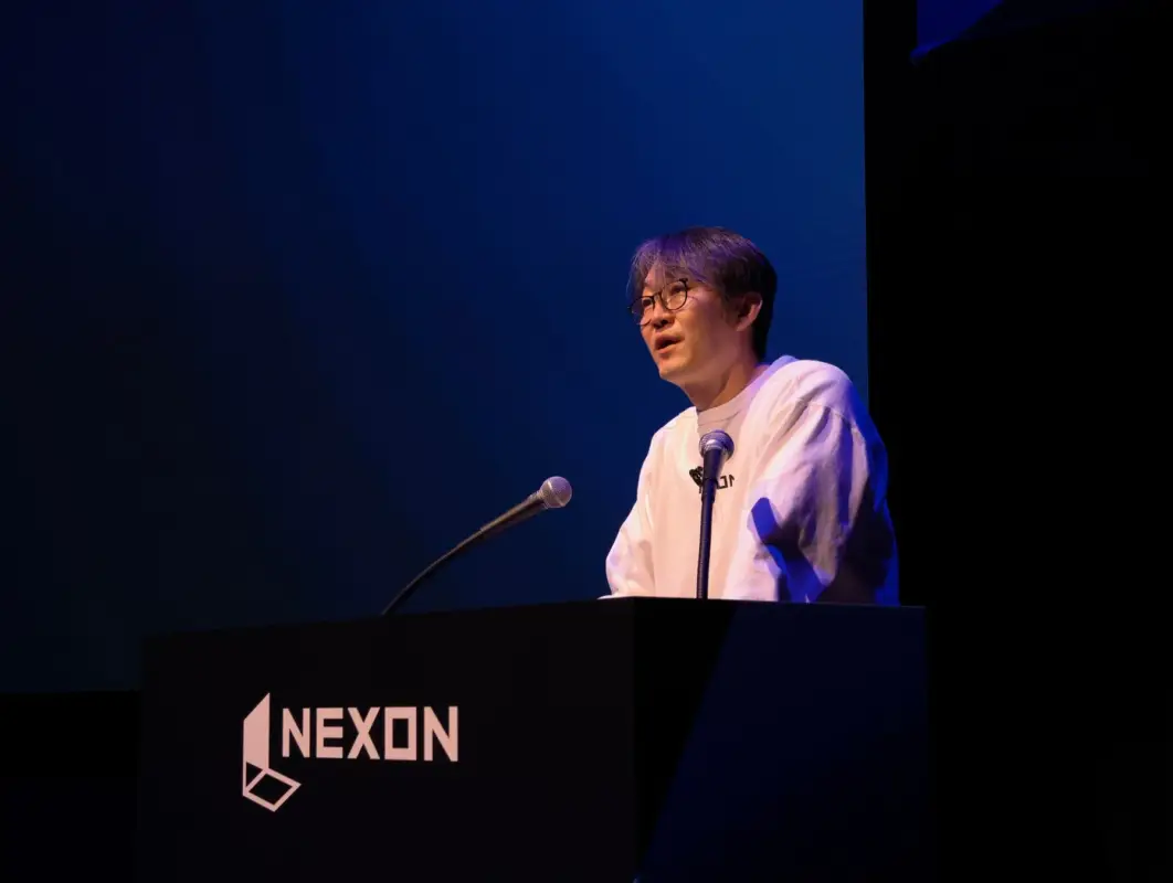 NEXONロゴと講演者