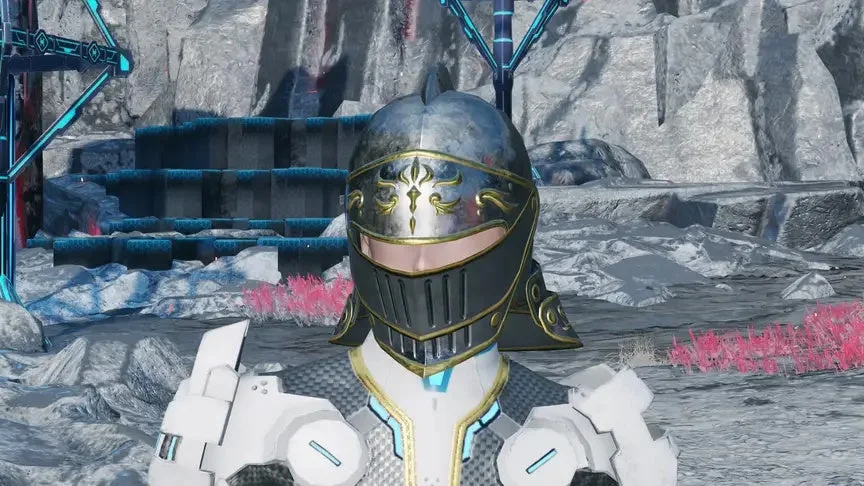 伝統的な騎士のヘルメットと未来的な白い鎧を身につけたゲームキャラクターが、岩だらけの異世界のような場所で立っている。背景には青く光る構造物が見える。
