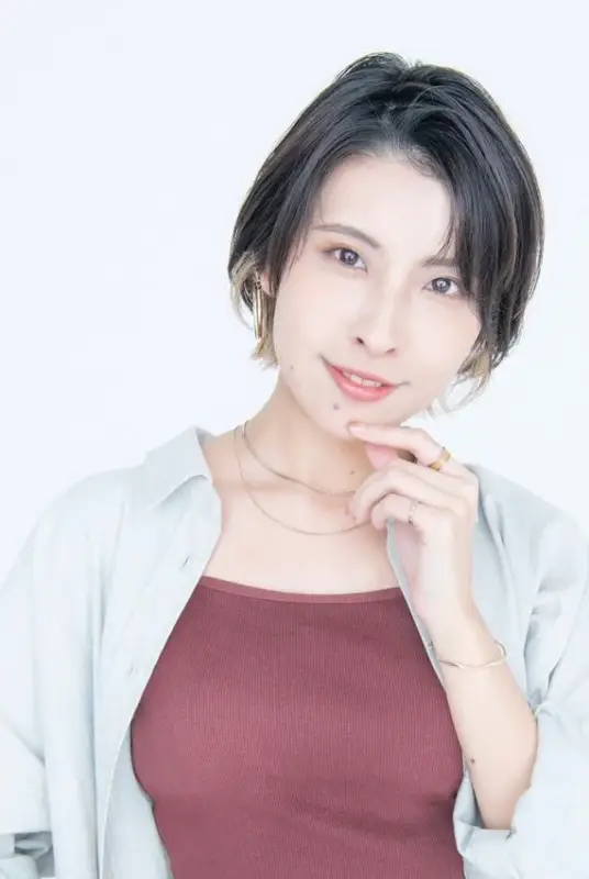 番組MCの長谷川唯さん