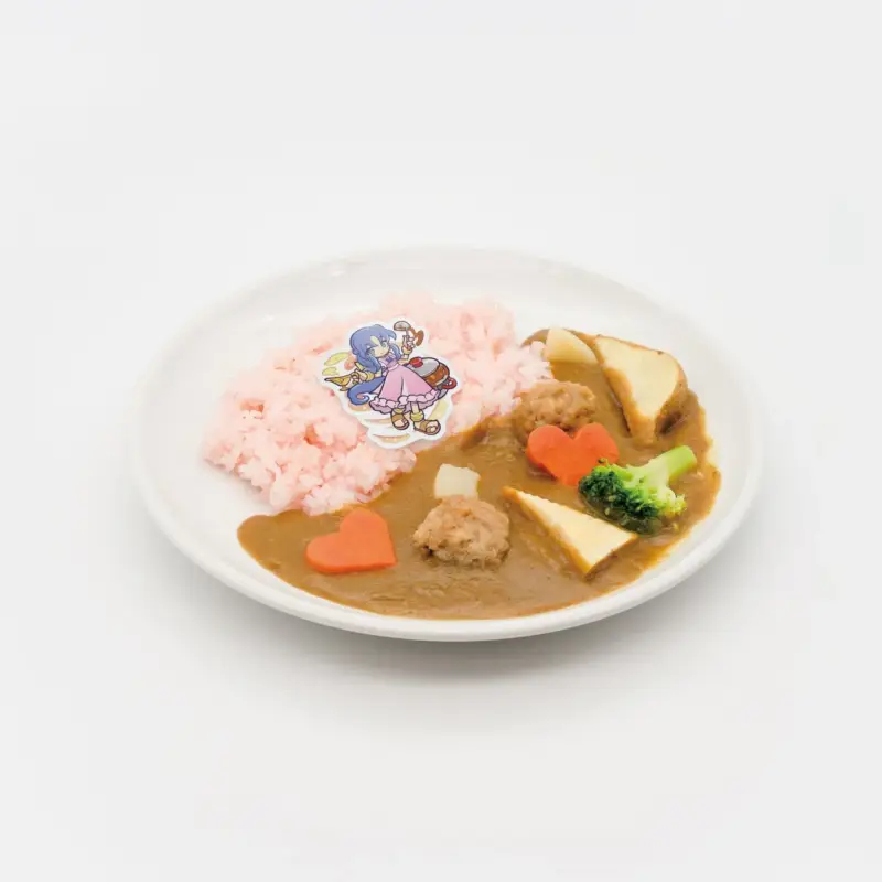 ピンク色のライスとカレー