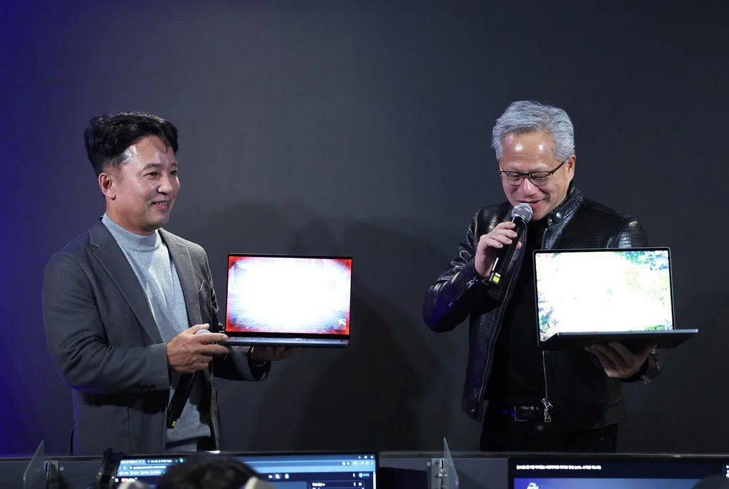 NVIDIA ジェンスン フアンCEOとNC キム テクジンCEOがノートPCを披露