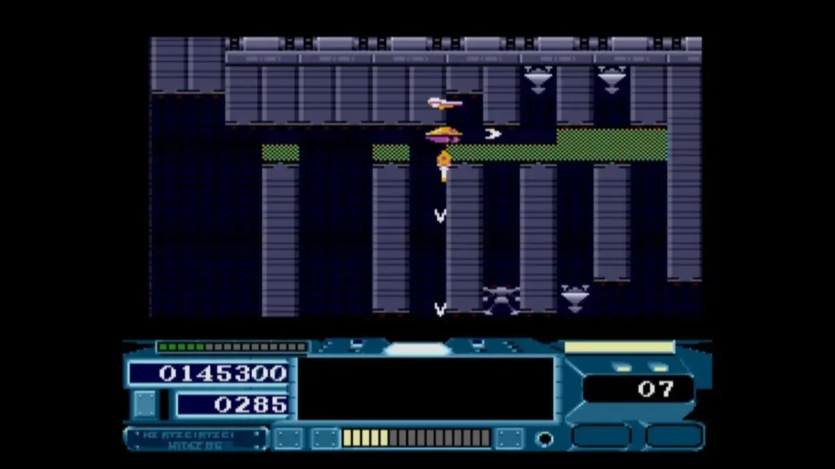 未来都市のような背景のシューティングゲーム画面