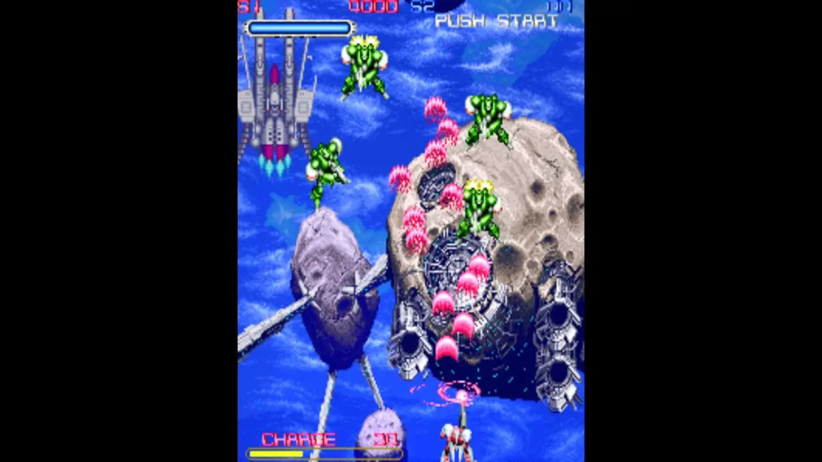 縦スクロールシューティングゲームの画面