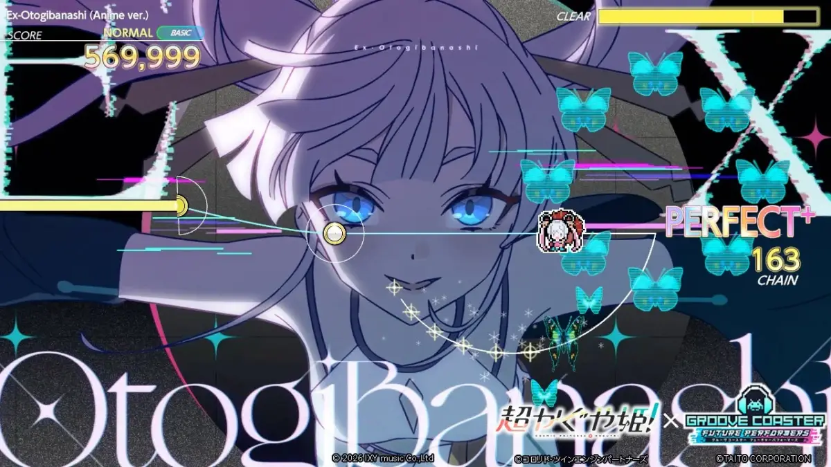 人気リズムゲーム「グルーヴコースター」のプレイ画面です。白い髪と青い目のアニメキャラクターが中央に描かれ、スコア「569,999」や「PERFECT+」の表示、青い蝶のエフェクトが見られます。楽曲は「Ex-Otogibanashi (Anime ver.)」です。