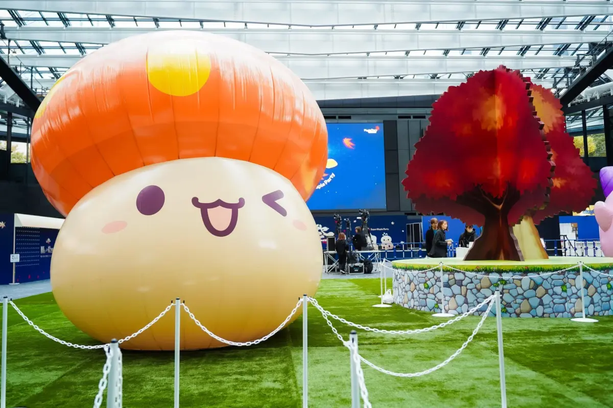 巨大メイプルキノコバルーン