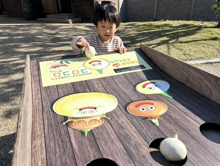 ゲームを楽しむ男の子