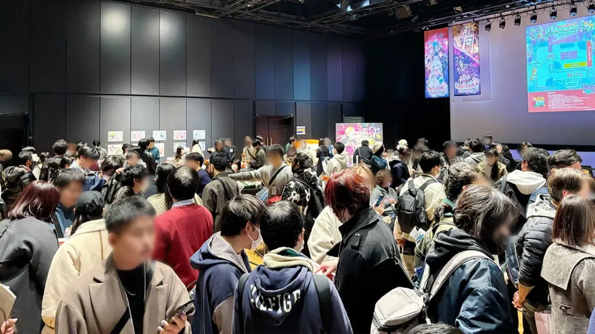 大勢の人で賑わうイベント会場の様子